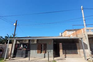Casa 3 Dormitorios, Cochera y Patio con Pileta en Cabaña Leiva