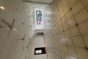 Amplio salón comercial de 400 m² sobre San Jerónimo