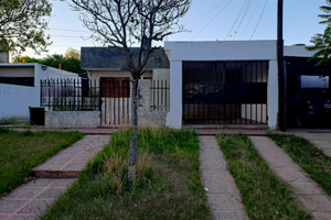 SE VENDE PROPIEDAD MAS DEPTO  CON EXCELENTE POTENCIAL Y RENTA EN BANDA NORTE