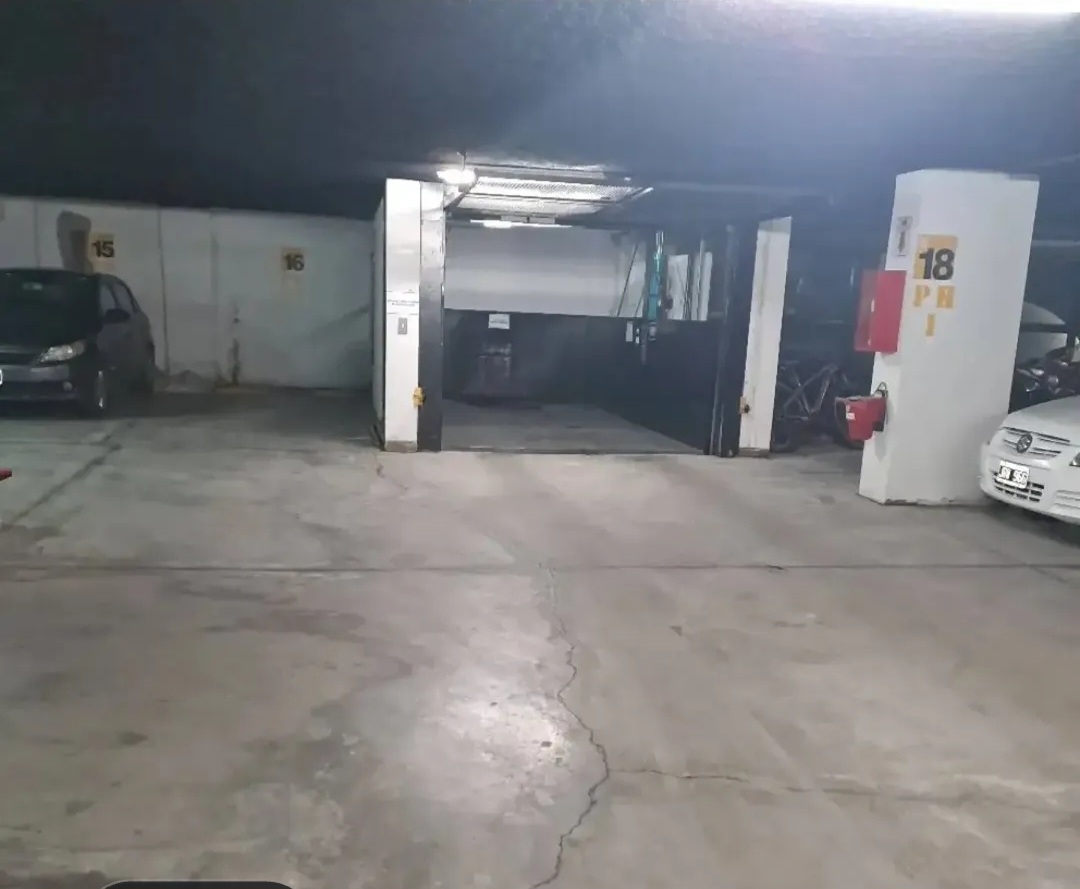 En venta Cochera en Edificio Insignia