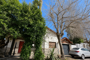 CASA ESQUINA CASTELAR