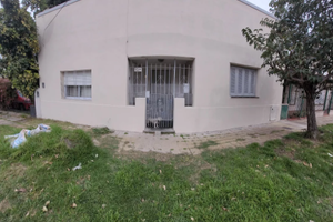 ESQUINA EN CASTELAR