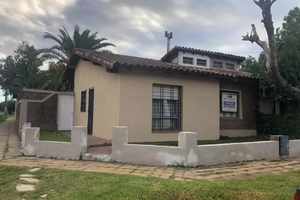 CASA REMODELADA BARRIO AERONAUTICO
